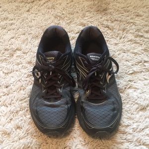 Saucony black running sneakers